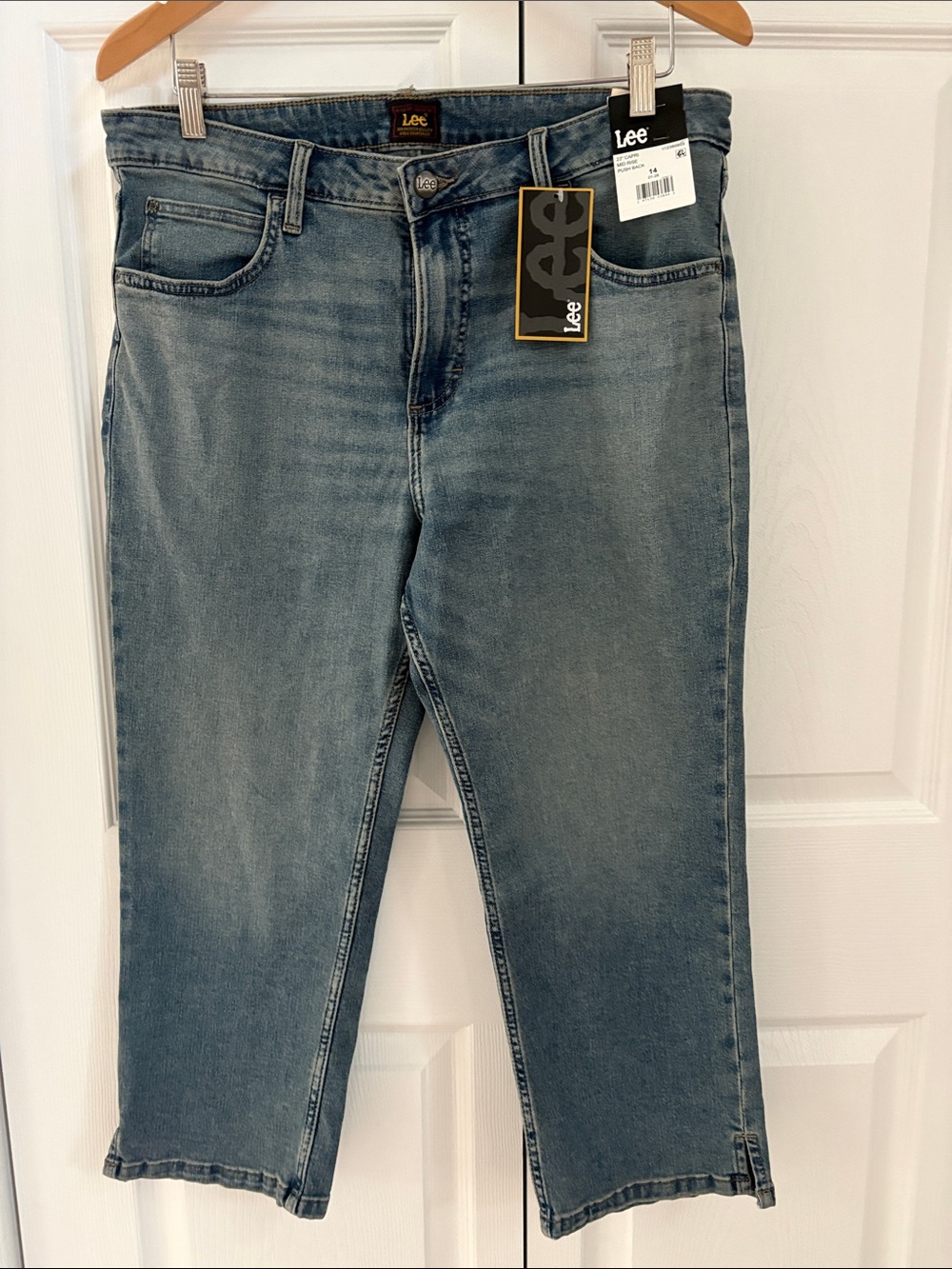 NEW Lee Mid Rise Capris Sz 14